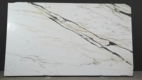 Oriental Calacatta Marble to create a calm and bright atmosphere